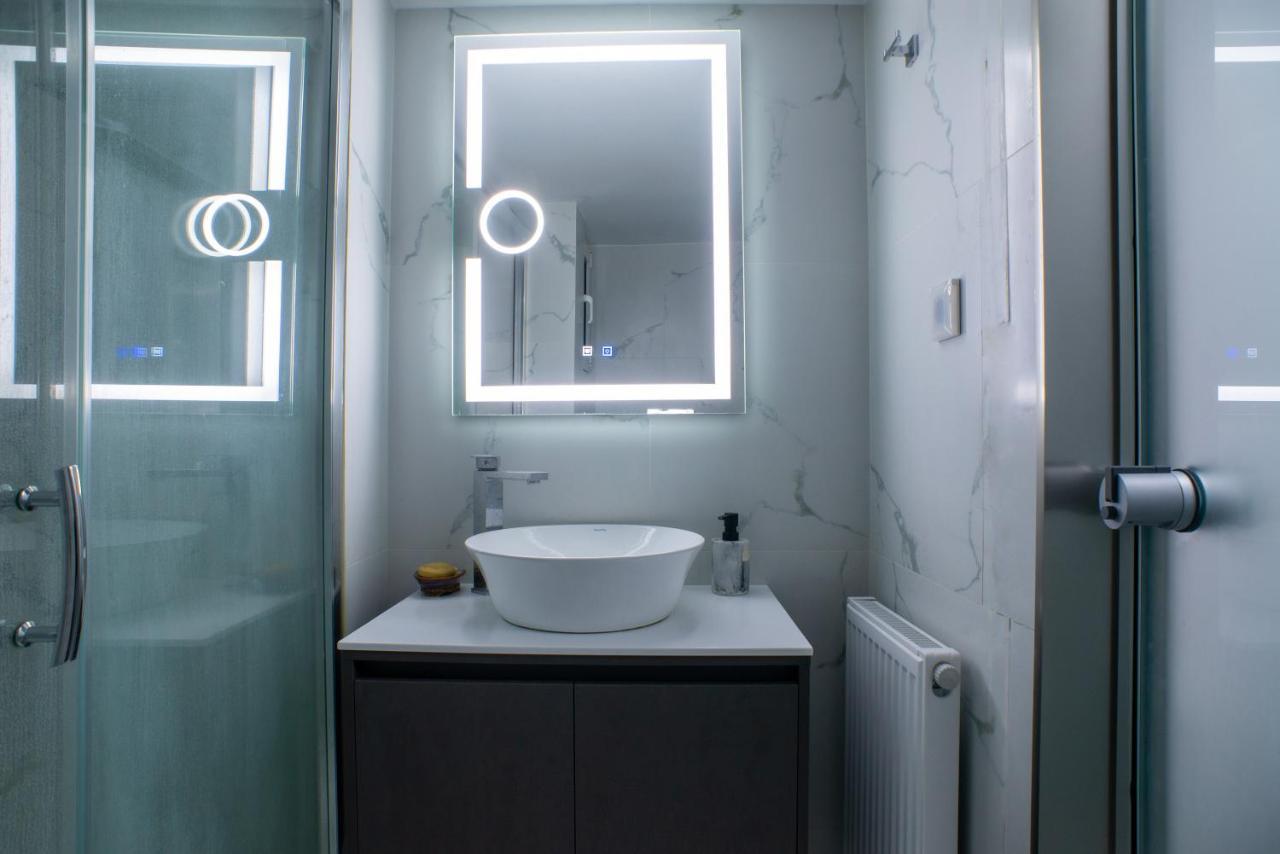 Modern-Lux Central 1 Bedroom Condo Athén Kültér fotó